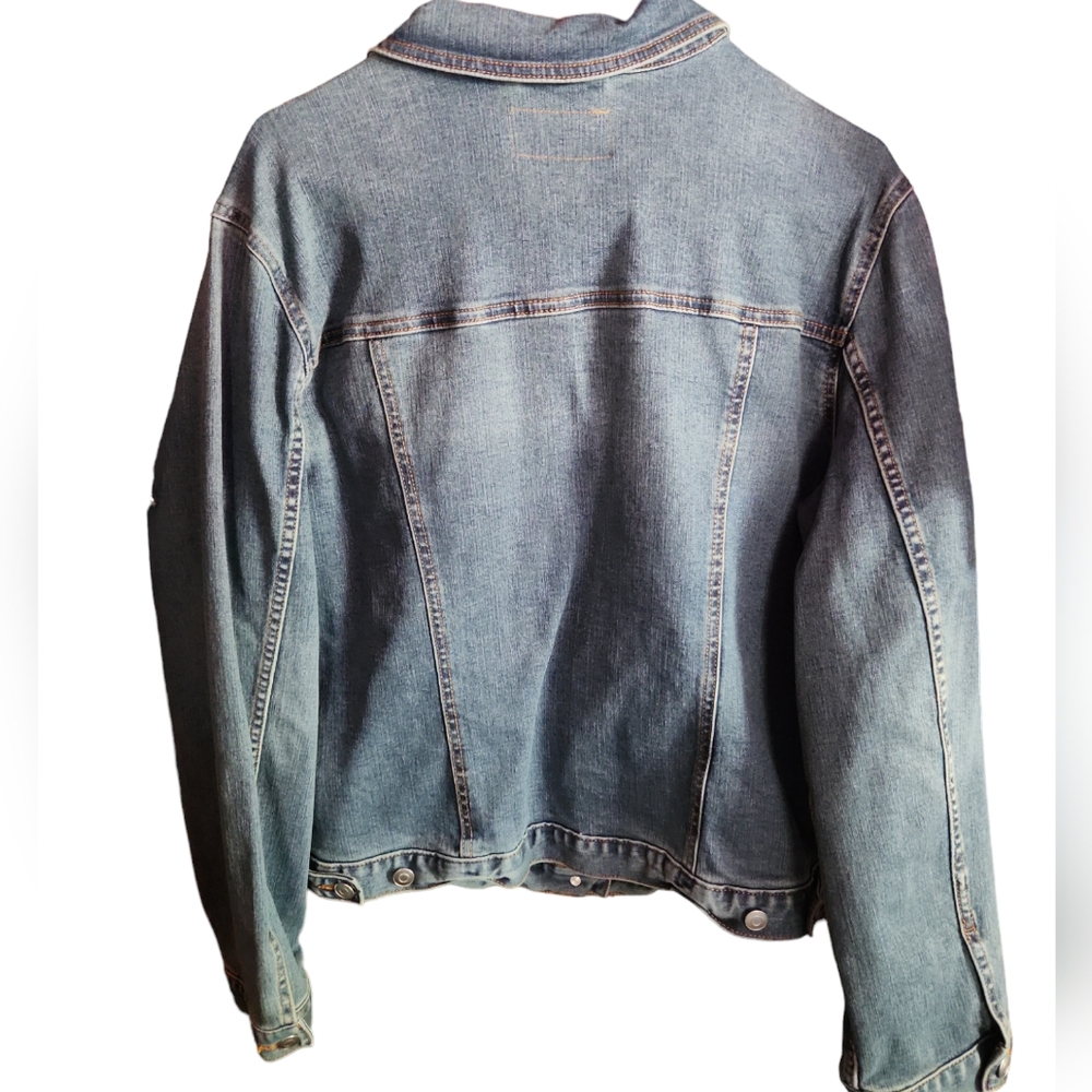 Time and Tru Denim Jacket - Picture 2 of 4